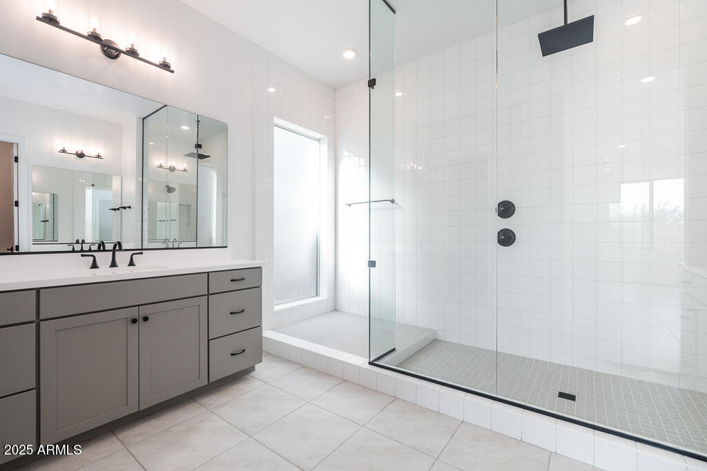 9389 South Dutchman Drive Apache Junction, AZ 85120 - Photo 14 of 23 Tri Pointe Blossom Rock 554 - Primary Ba