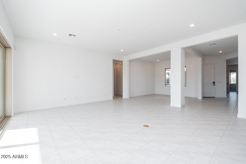 9389 South Dutchman Drive Apache Junction, AZ 85120 - Photo 8 of 23 Tri Pointe Blossom Rock 554 - Great Room