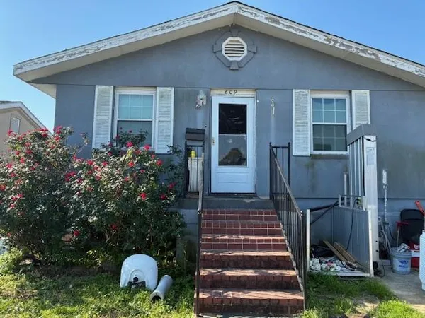 $199,000 | 609 Vanderbilt Lane, Kenner, LA 70065
