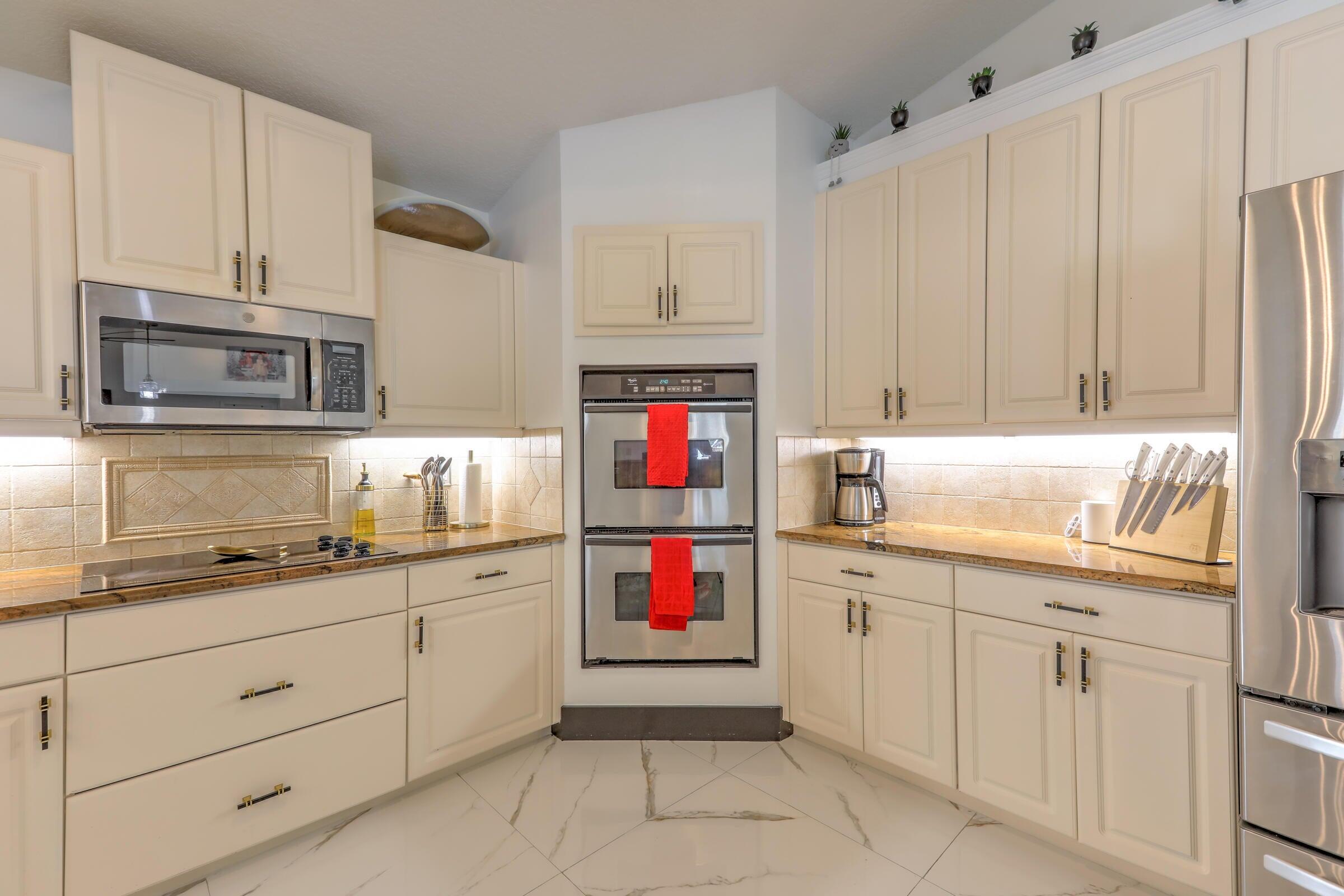 2725 Southwest Somber Road Port St. Lucie, FL 34953 - Photo 18 of 46 KITCHEN 2