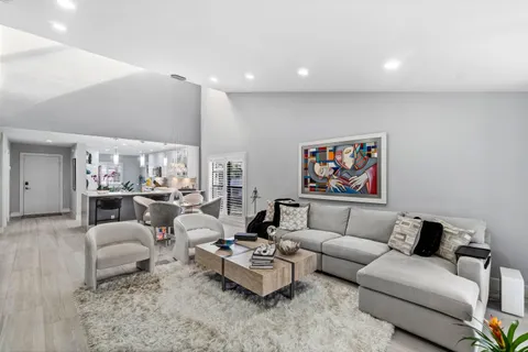 $299,900 | 49 Eastgate Drive, Unit B, Boynton Beach, FL 33436