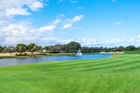 $299,900 | 49 Eastgate Drive, Unit B, Boynton Beach, FL 33436