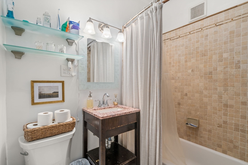15 Bellvista Road, Unit 2 Boston, MA 02135 - Photo 12 of 22
