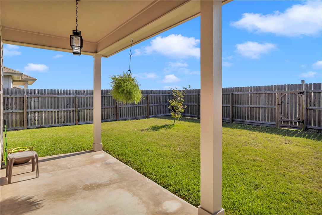 1033 Ocean Breeze Portland, TX 78374 - Photo 37 of 38 a view of a garden