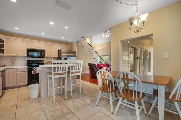 $649,900 | 27 Harry Morrison Road, Alligator Point, FL 32346