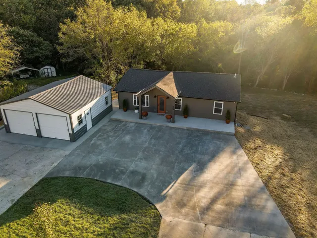 $449,000 | 1014 Holly Drive, Ashland City, TN 37015