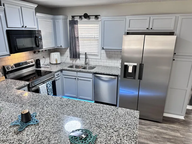 $279,500 | 114 Foxlair Drive, Hubert, NC 28539