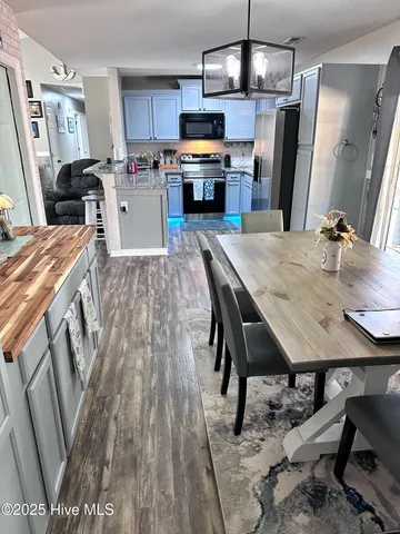 $279,500 | 114 Foxlair Drive, Hubert, NC 28539