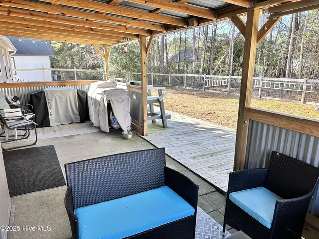 $279,500 | 114 Foxlair Drive, Hubert, NC 28539