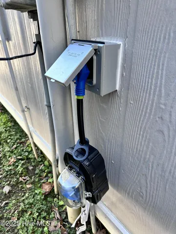 $279,500 | 114 Foxlair Drive, Hubert, NC 28539