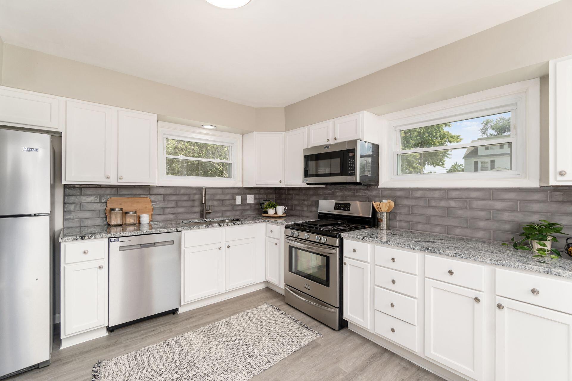 985 Bernhard Road Columbus, OH 43213 - Photo 11 of 40 043_S - 985 Bernhard Rd - 018