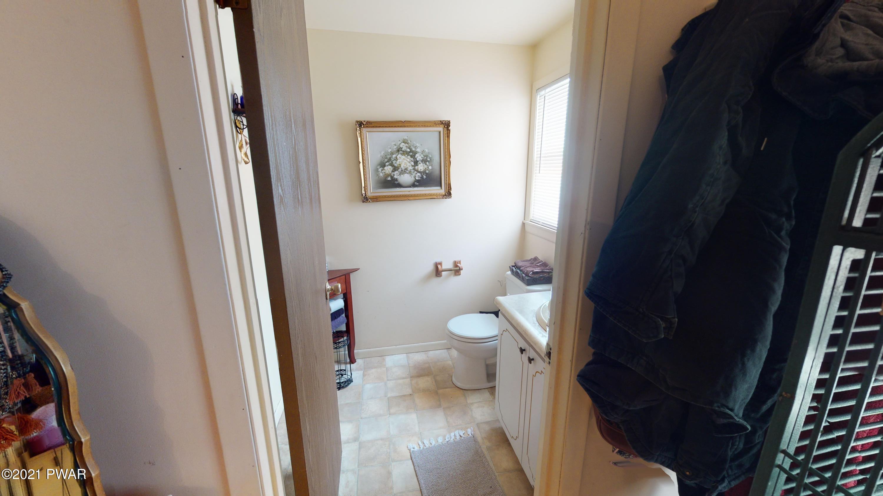 1114 Fawn Run Bushkill, PA 18324 - Photo 22 of 34 master bath