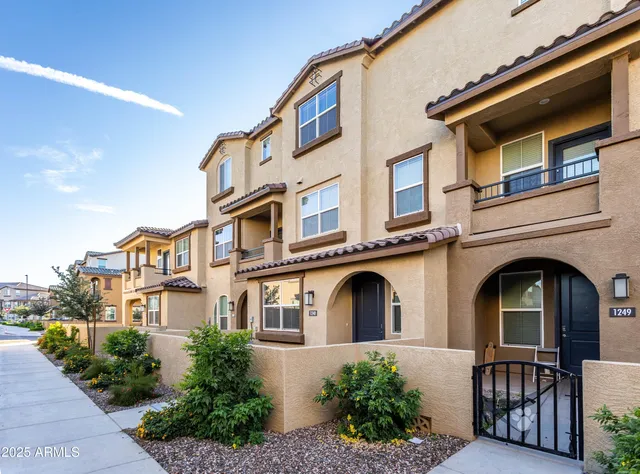 $460,000 | 1255 North Arizona Avenue, Unit 1248, Chandler, AZ 85225