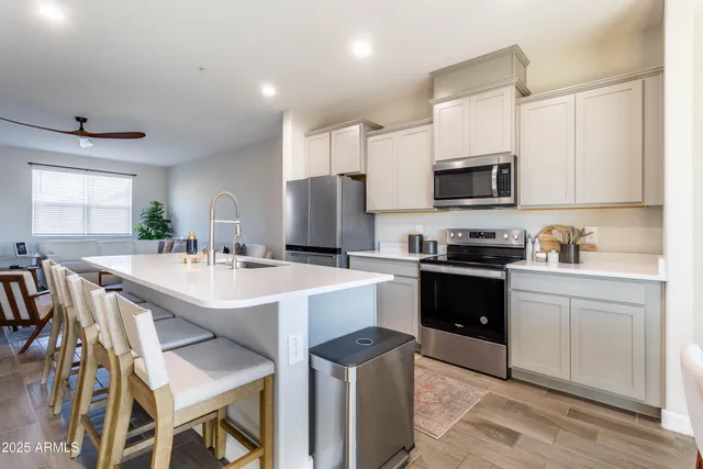 $460,000 | 1255 North Arizona Avenue, Unit 1248, Chandler, AZ 85225