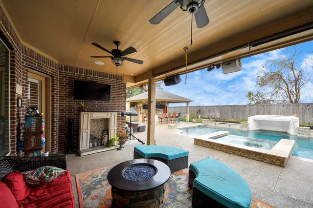 $863,000 | 17819 Country Cove Court, Cypress, TX 77433