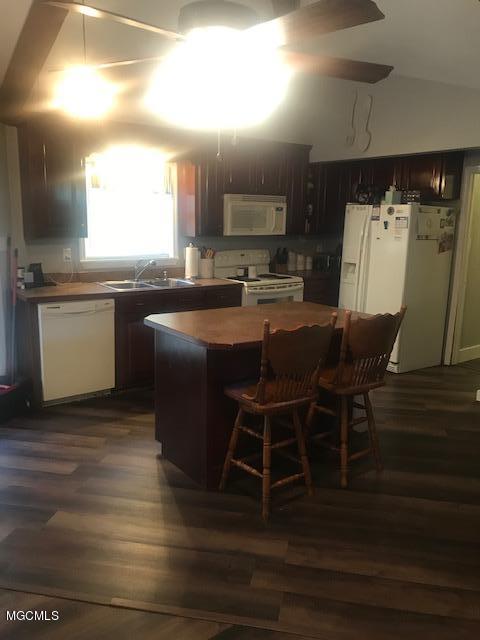 208 Ridgeview Drive Carriere, MS 39426 - Photo 8 of 22 IMG_5518