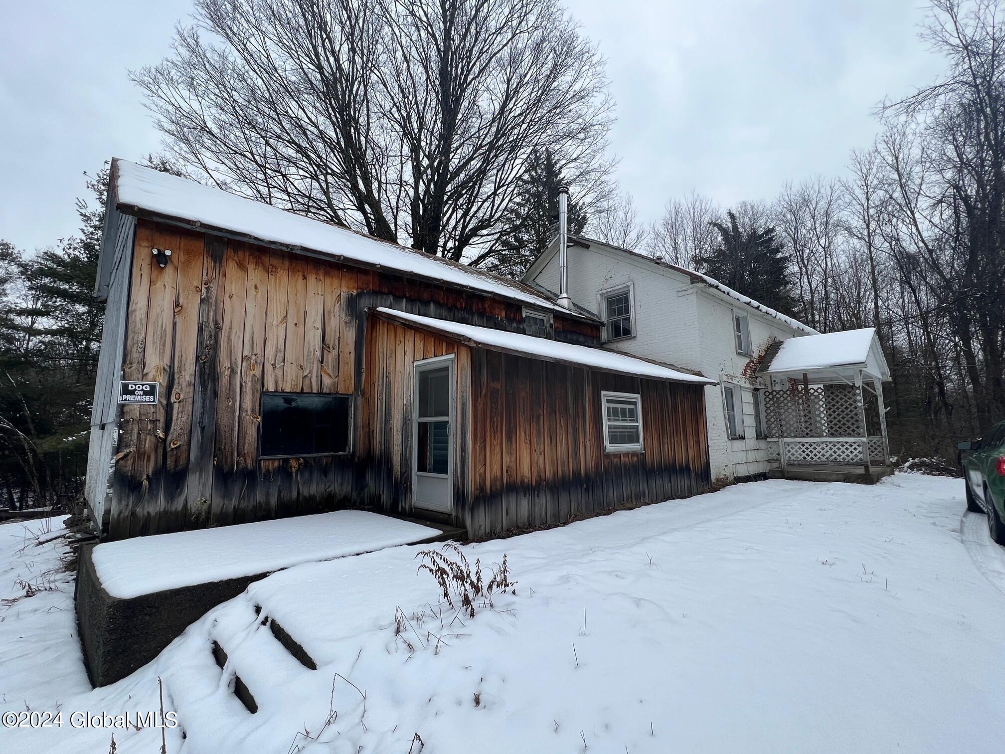 62 King Road Wilton, NY 12866 - Photo 3 of 14 IMG_9834