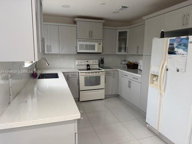 7332 Southwest 158th Avenue Miami, FL 33193 - Photo 5 of 11