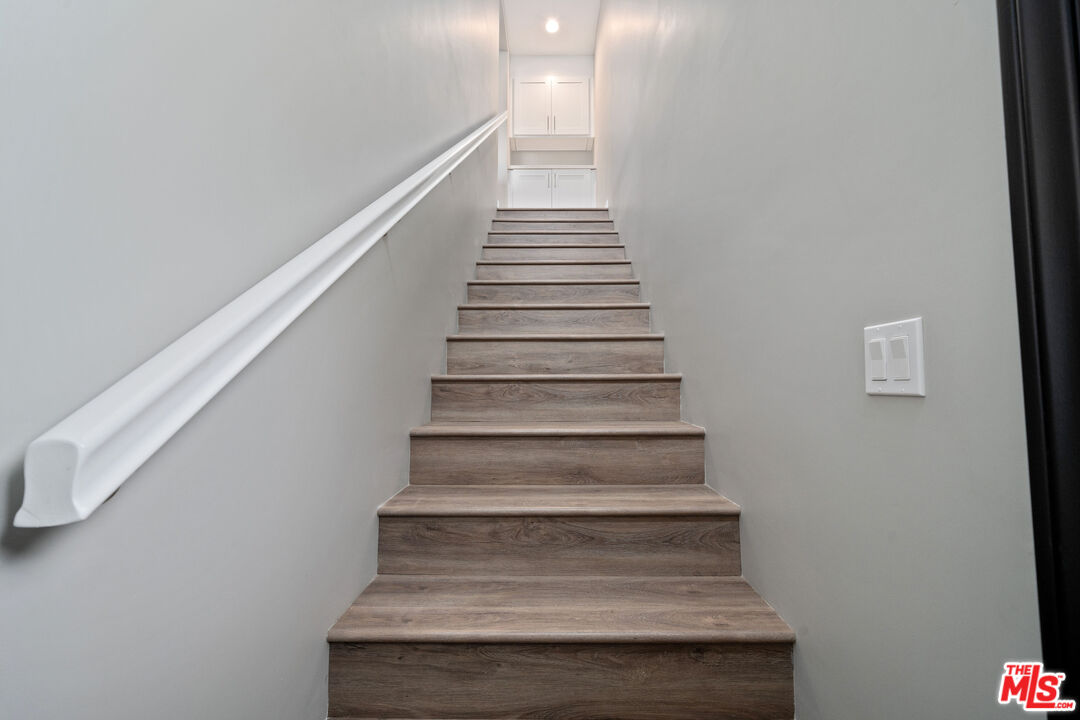 4136 McFarlane Avenue Burbank, CA 91505 - Photo 17 of 24 a view of entryway