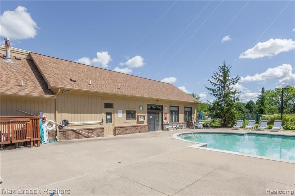 2223 Crystal Drive, Unit 24 Rochester Hills, MI 48309 - Photo 39 of 41
