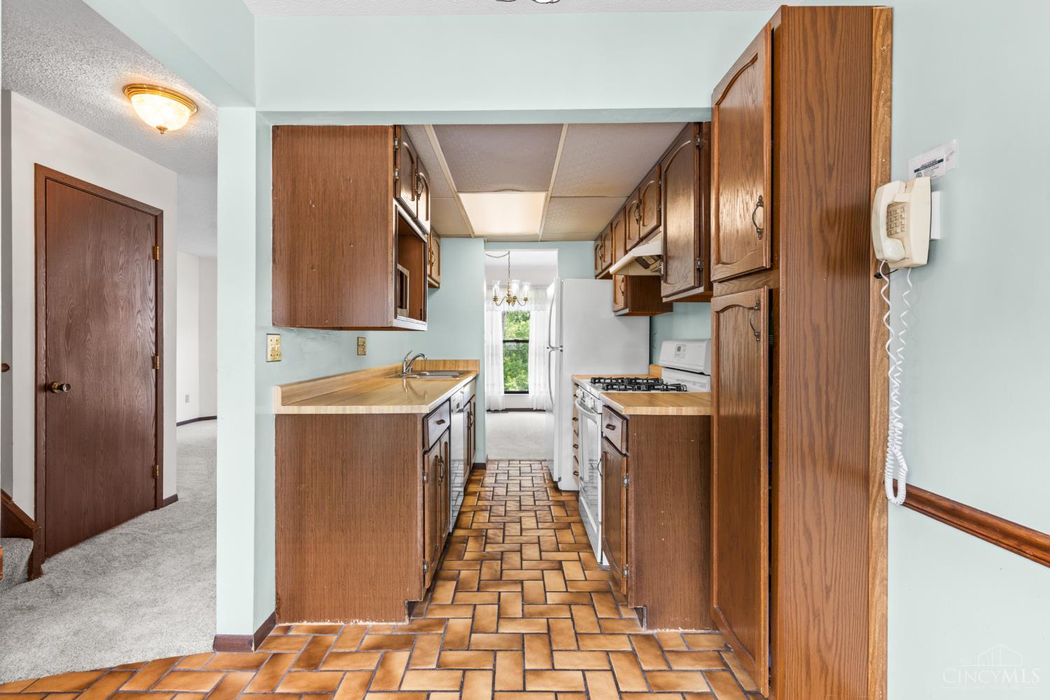 3313 North Bend Road, Unit F Cincinnati, OH 45239 - Photo 13 of 53