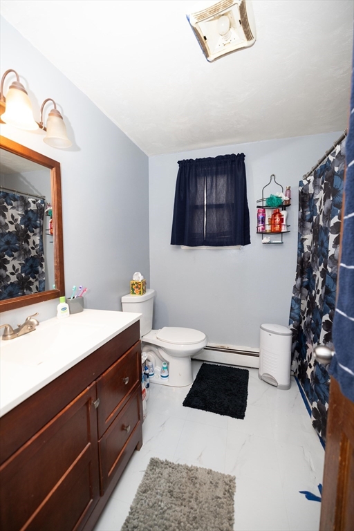 700 Franklin Street Worcester, MA 01604 - Photo 11 of 24 a bathroom with a sink a toilet and a shower