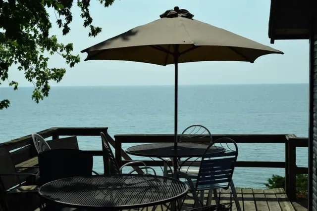 $1,500 | 5537 Lakeshore Avenue, Holland, MI 49424