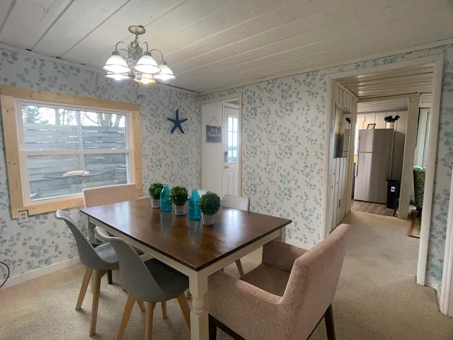 $1,500 | 5537 Lakeshore Avenue, Holland, MI 49424