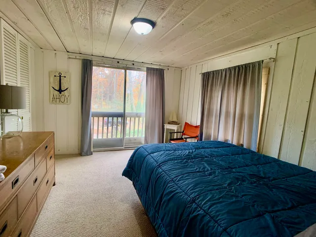 $1,500 | 5537 Lakeshore Avenue, Holland, MI 49424