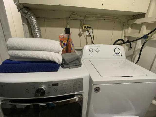 $1,500 | 5537 Lakeshore Avenue, Holland, MI 49424