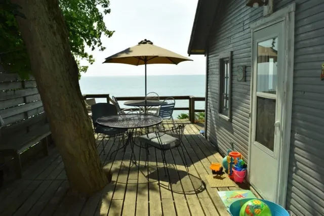 $1,500 | 5537 Lakeshore Avenue, Holland, MI 49424