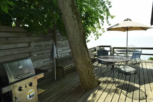 $1,500 | 5537 Lakeshore Avenue, Holland, MI 49424