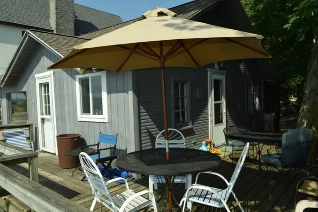 $1,500 | 5537 Lakeshore Avenue, Holland, MI 49424