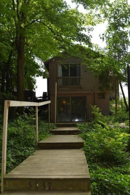 5537 Lakeshore Avenue Holland, MI 49424 - Photo 24 of 24 Parking View