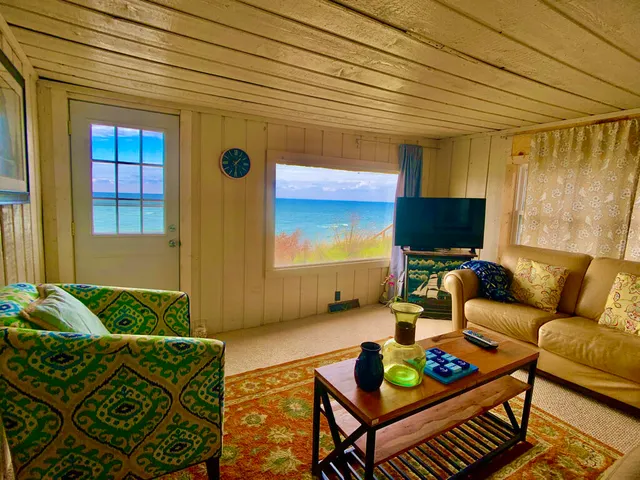 $1,500 | 5537 Lakeshore Avenue, Holland, MI 49424