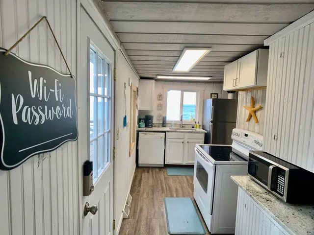 $1,500 | 5537 Lakeshore Avenue, Holland, MI 49424