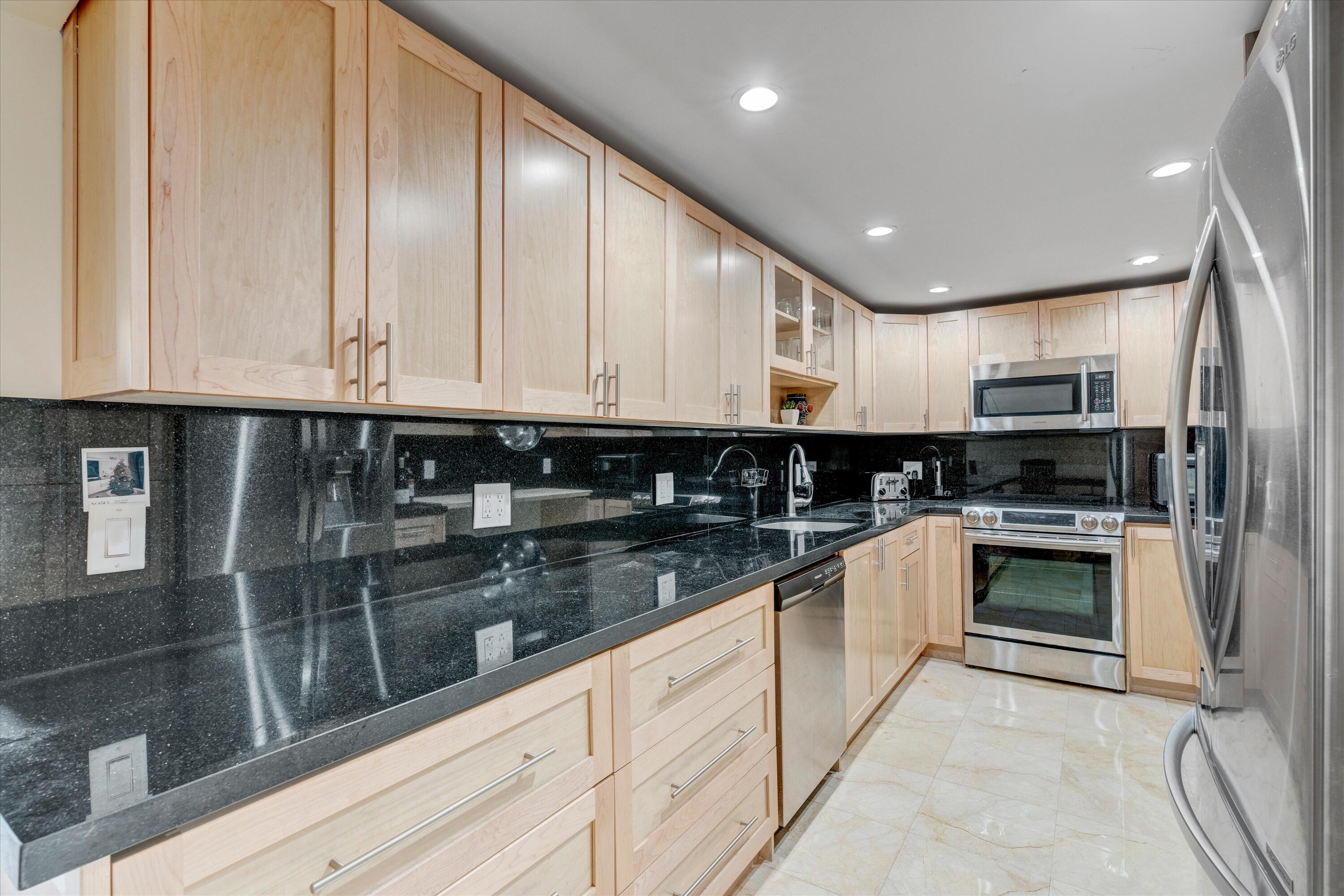 2851 South Ocean Boulevard, Unit 1A Boca Raton, FL 33432 - Photo 9 of 29 14-2851 S Ocean Blvd #1A Boca Raton, FL-
