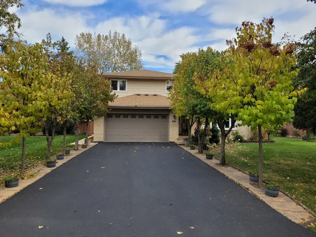 $479,000 | 10025 South 87th Avenue, Palos Hills, IL 60465