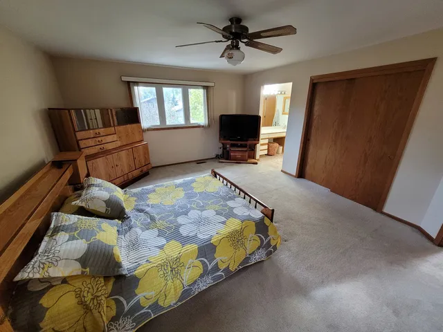 $479,000 | 10025 South 87th Avenue, Palos Hills, IL 60465