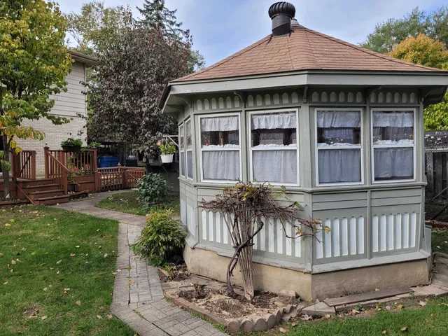 $479,000 | 10025 South 87th Avenue, Palos Hills, IL 60465