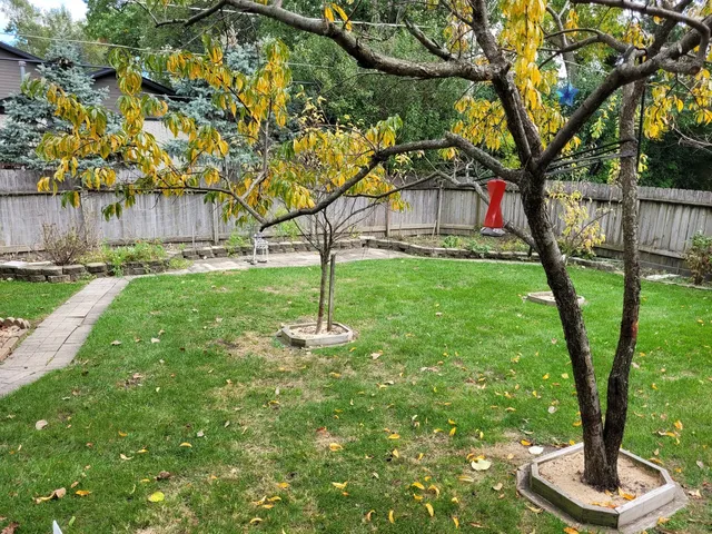 $479,000 | 10025 South 87th Avenue, Palos Hills, IL 60465