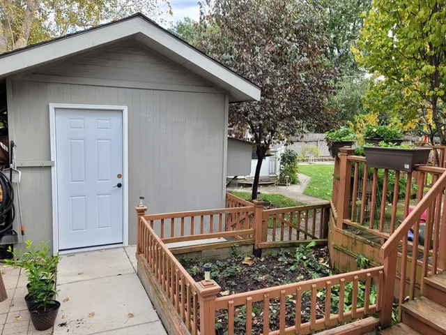 $479,000 | 10025 South 87th Avenue, Palos Hills, IL 60465