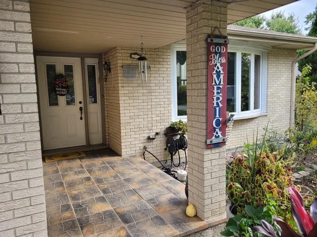 $479,000 | 10025 South 87th Avenue, Palos Hills, IL 60465