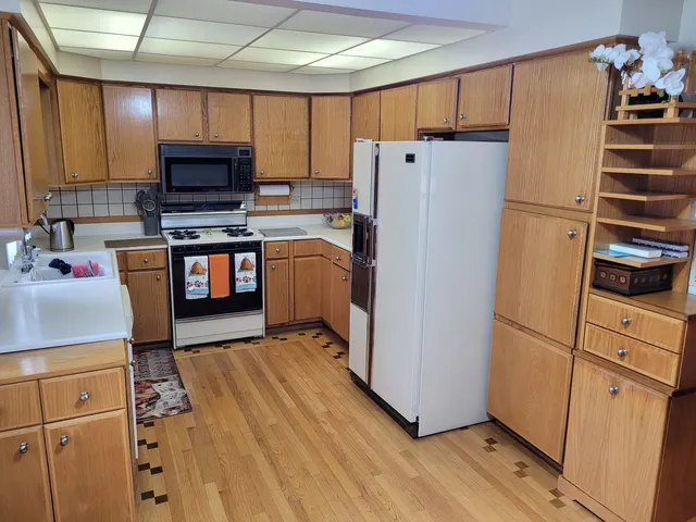 $479,000 | 10025 South 87th Avenue, Palos Hills, IL 60465