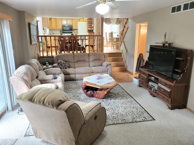 $479,000 | 10025 South 87th Avenue, Palos Hills, IL 60465