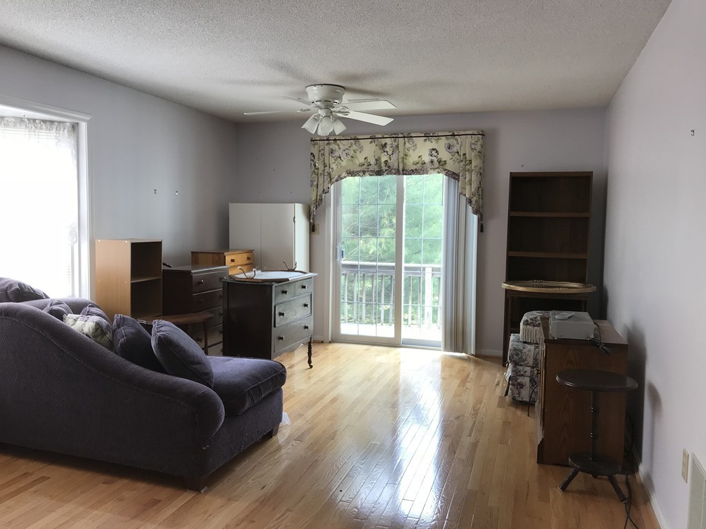 11 Castlegate Drive, Unit B Springfield, MA 01129 - Photo 3 of 28 Gallery Image 3