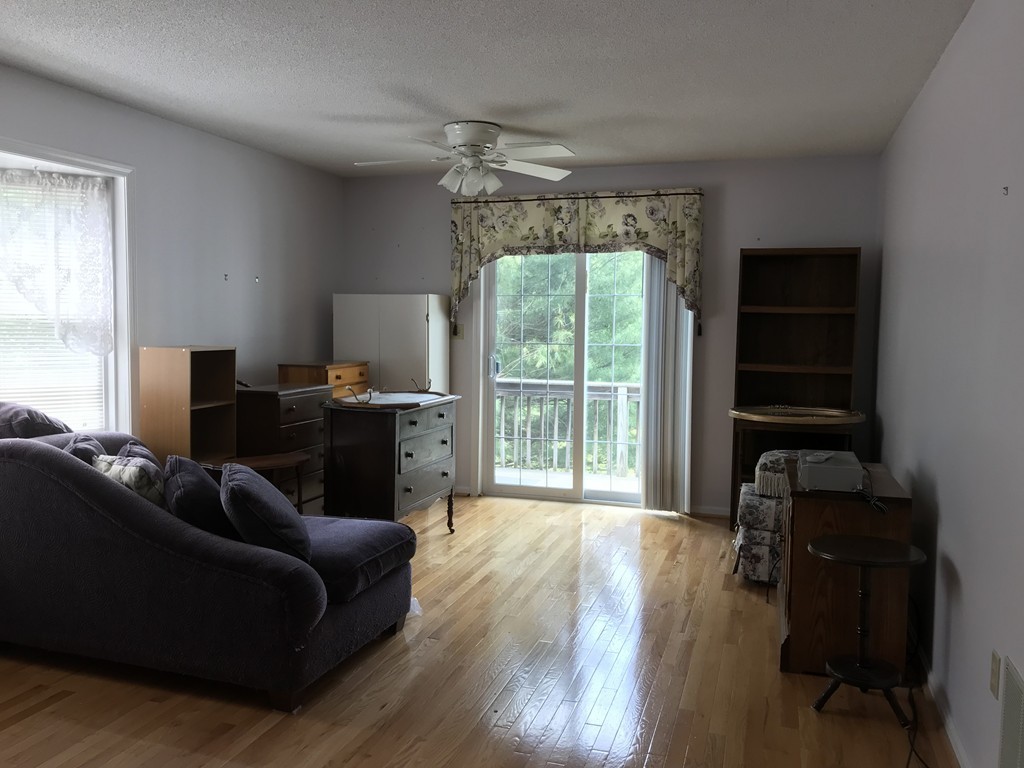 11 Castlegate Drive, Unit B Springfield, MA 01129 - Photo 4 of 28 Gallery Image 4