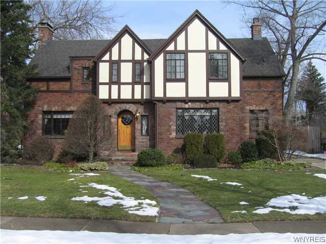 16 Woodhaven Road Amherst, NY 14226 - Photo 1 of 1 Exterior Front