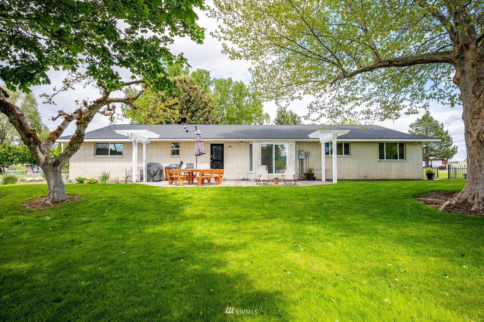 2272 Hamilton Road Northeast Moses Lake, WA 98837 - Photo 9 of 40 Gallery Image 9