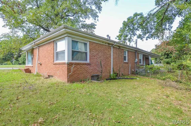 $10,000 | 245 Oliver Lee Drive, Belleville, IL 62223